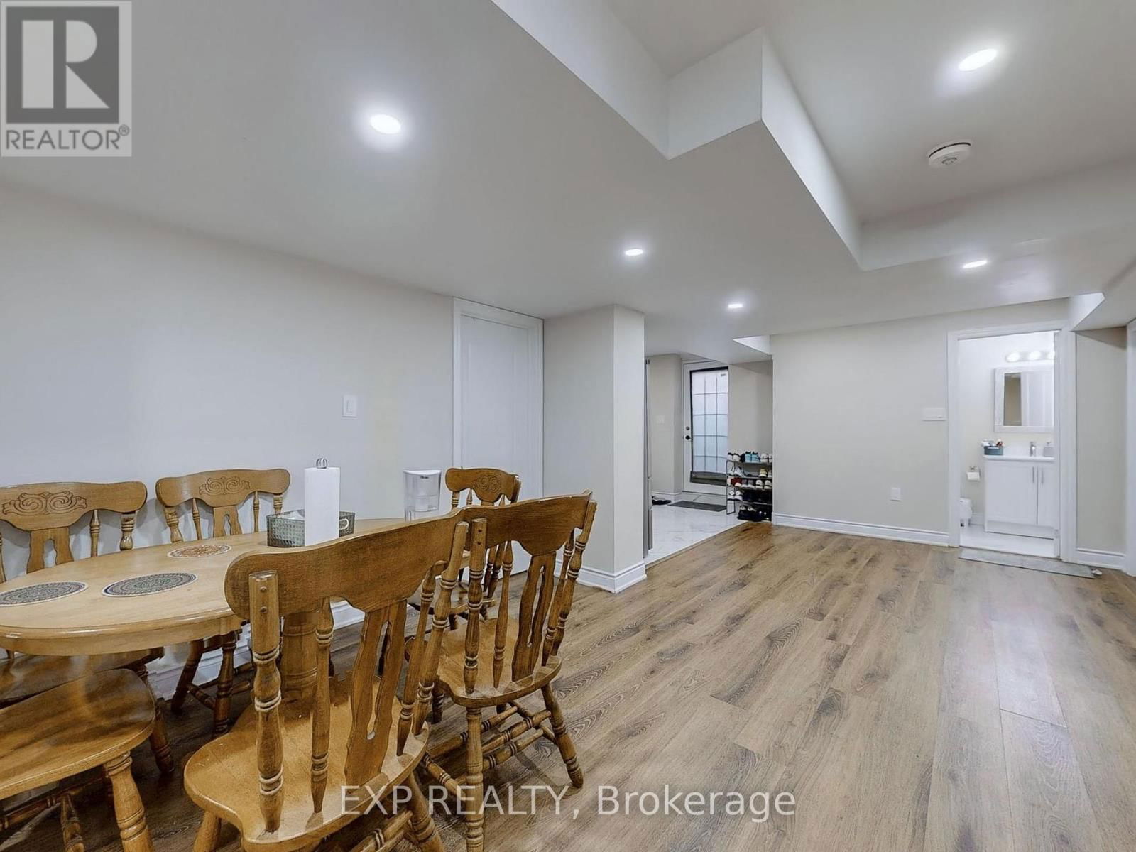 88 ROYAL WEST DRIVE Image 34