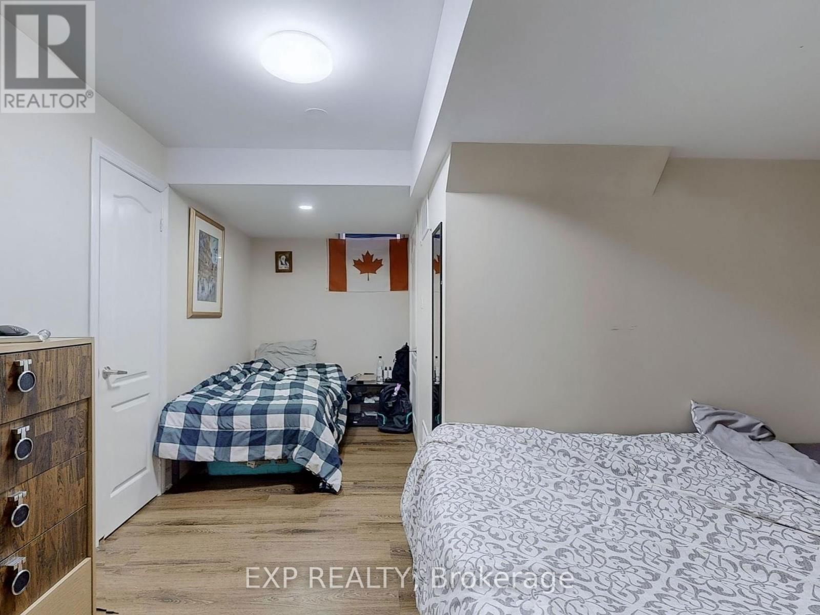 88 ROYAL WEST DRIVE Image 37