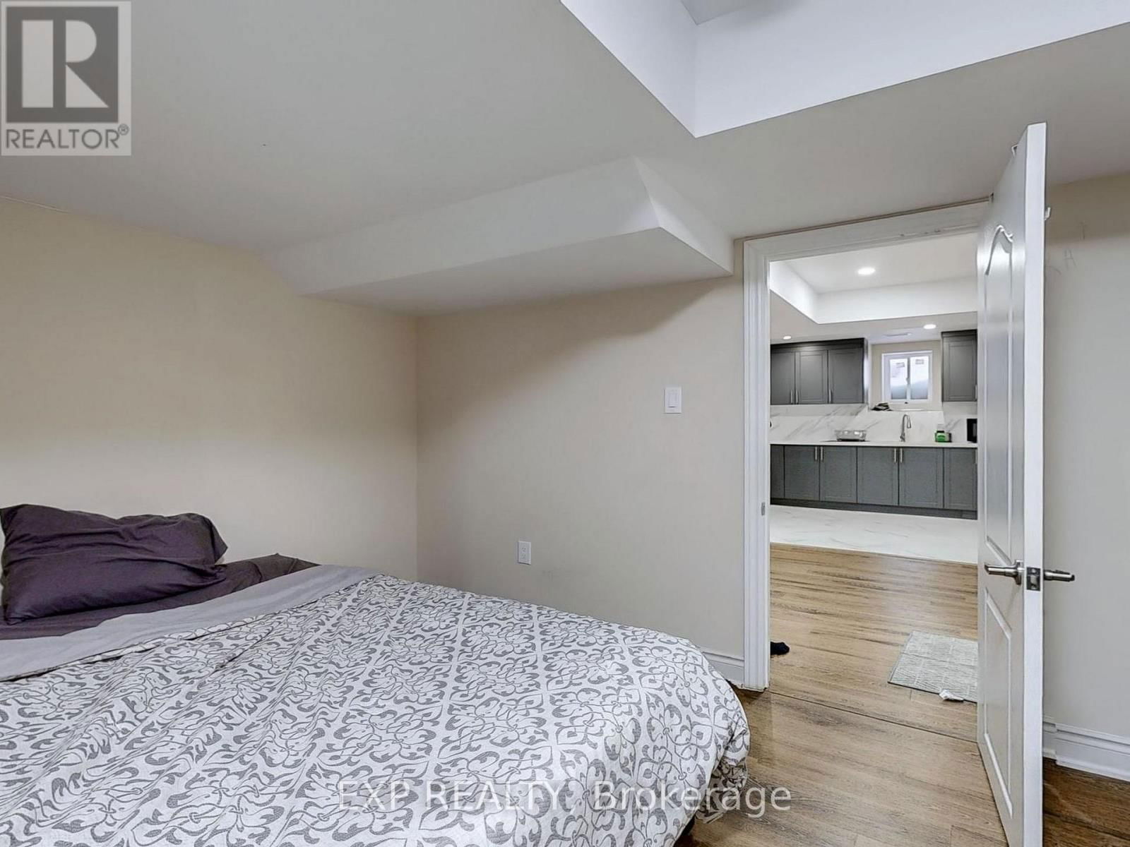 88 ROYAL WEST DRIVE Image 39