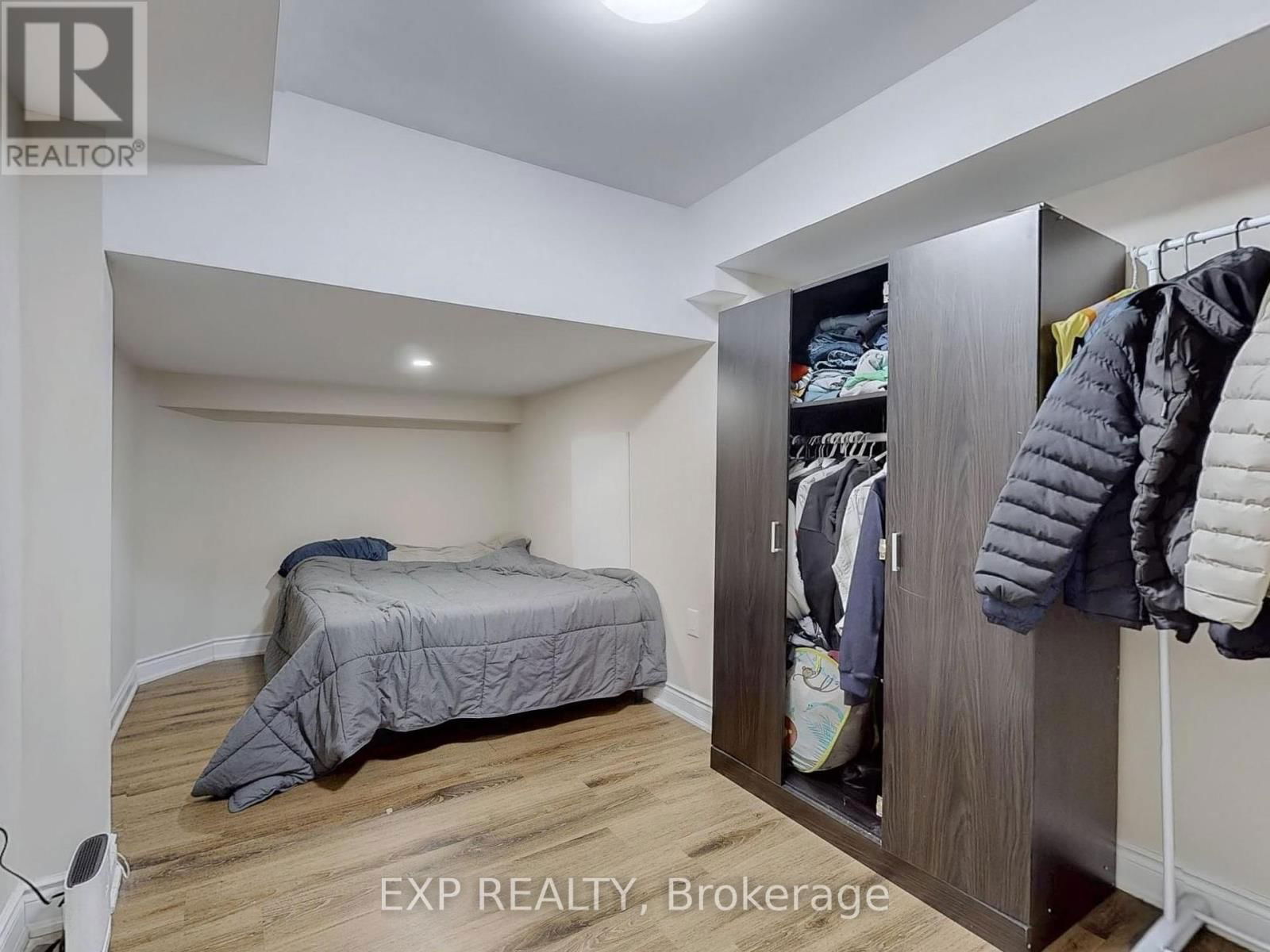 88 ROYAL WEST DRIVE Image 40