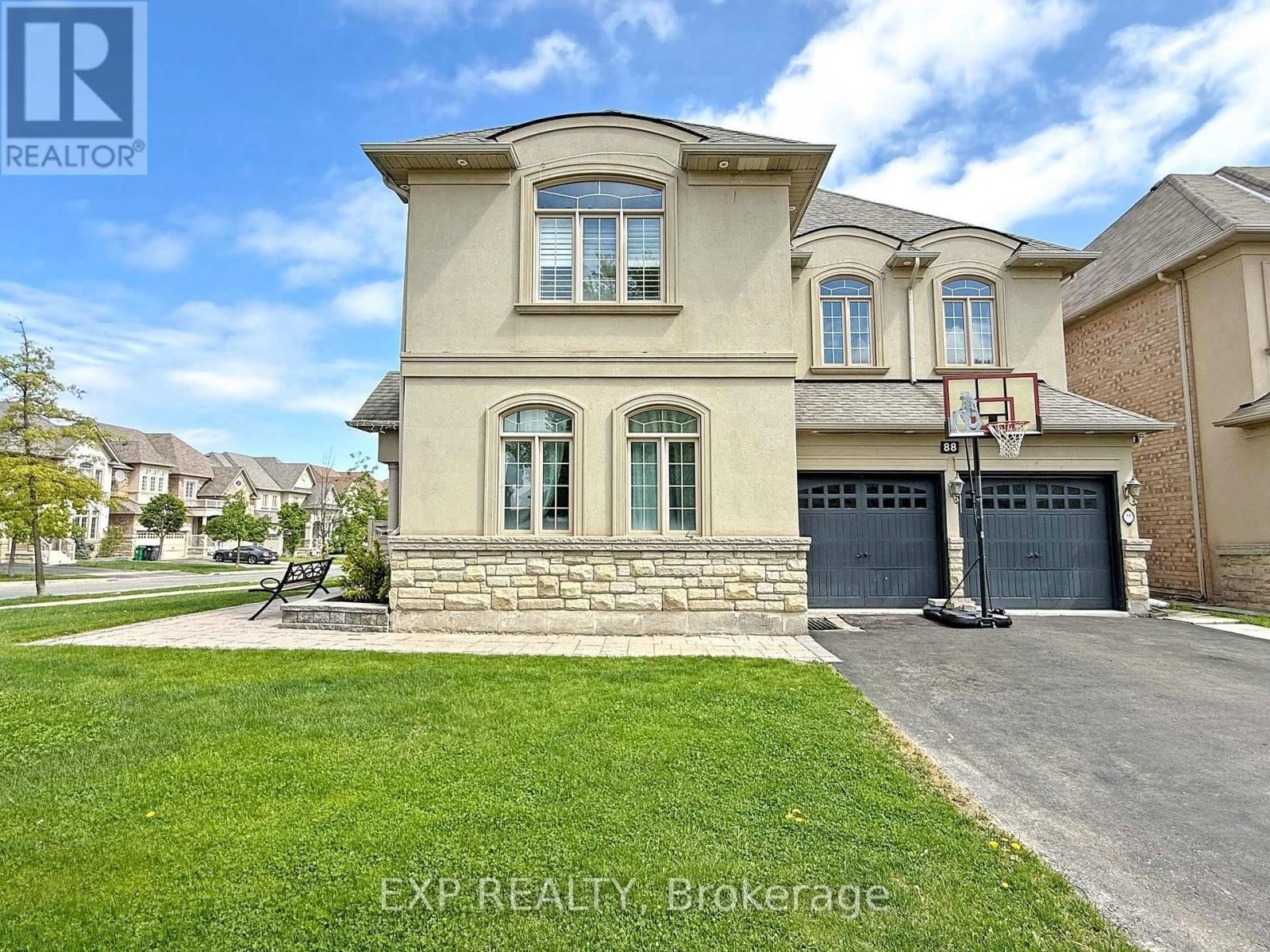 88 ROYAL WEST DRIVE Image 48