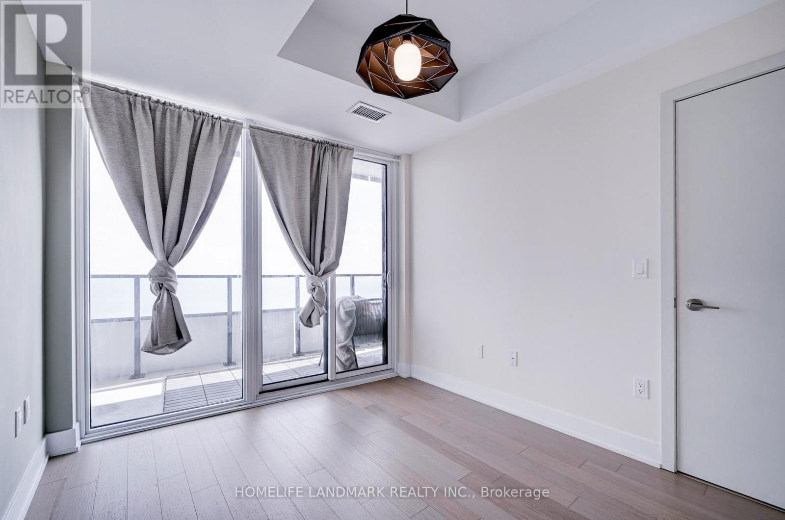 2608 - 20 SHORE BREEZE DRIVE Image 17