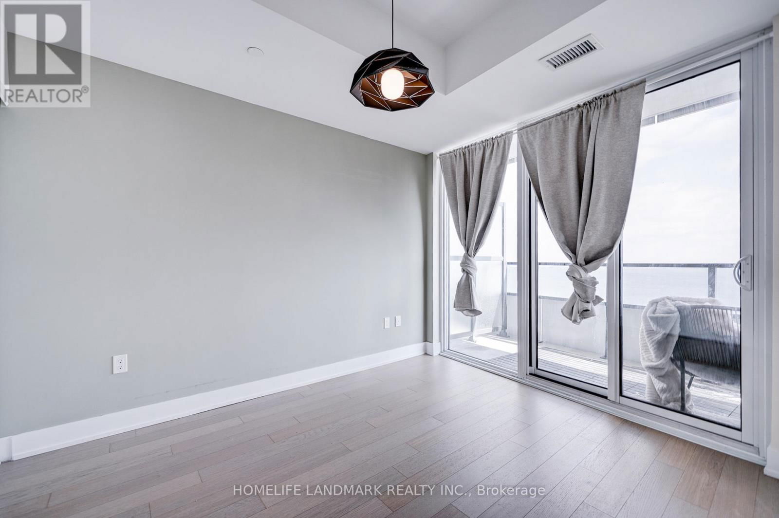 2608 - 20 SHORE BREEZE DRIVE Image 18