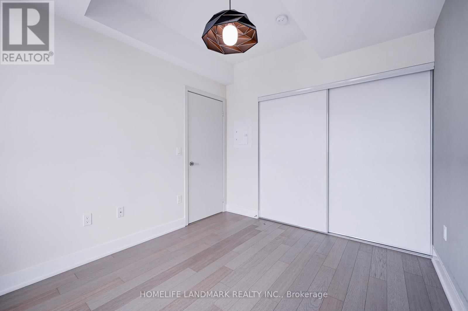 2608 - 20 SHORE BREEZE DRIVE Image 19
