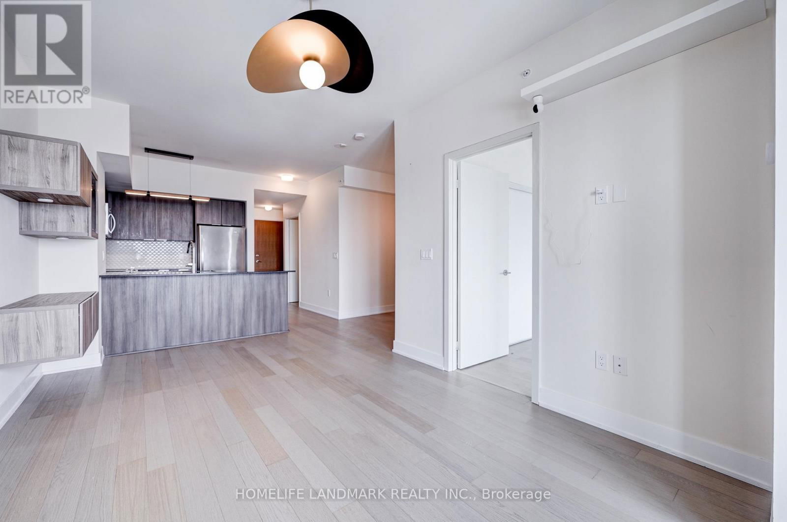 2608 - 20 SHORE BREEZE DRIVE Image 4
