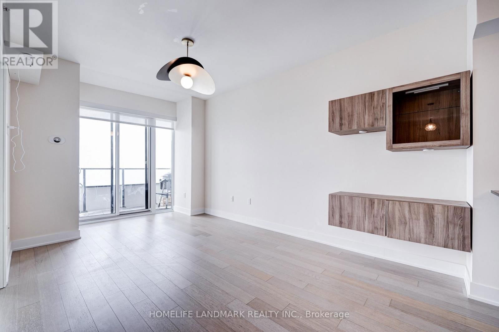 2608 - 20 SHORE BREEZE DRIVE Image 8