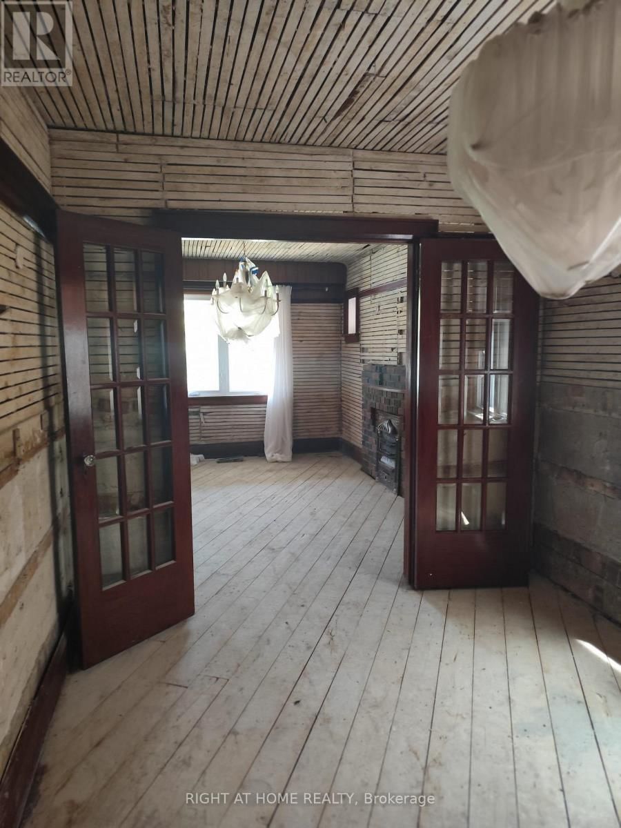 104 EARLSCOURT AVENUE Image 3