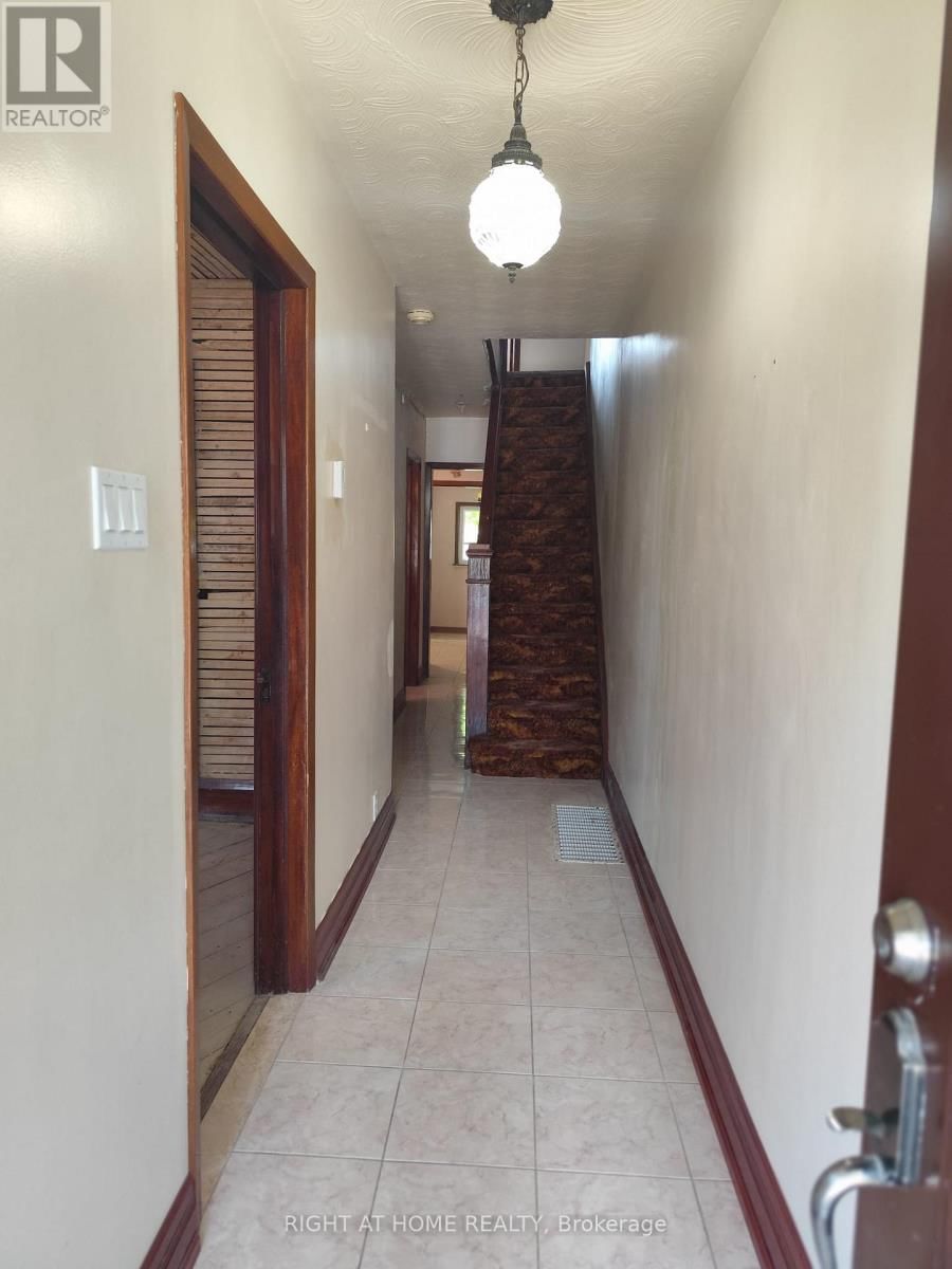 104 EARLSCOURT AVENUE Image 7