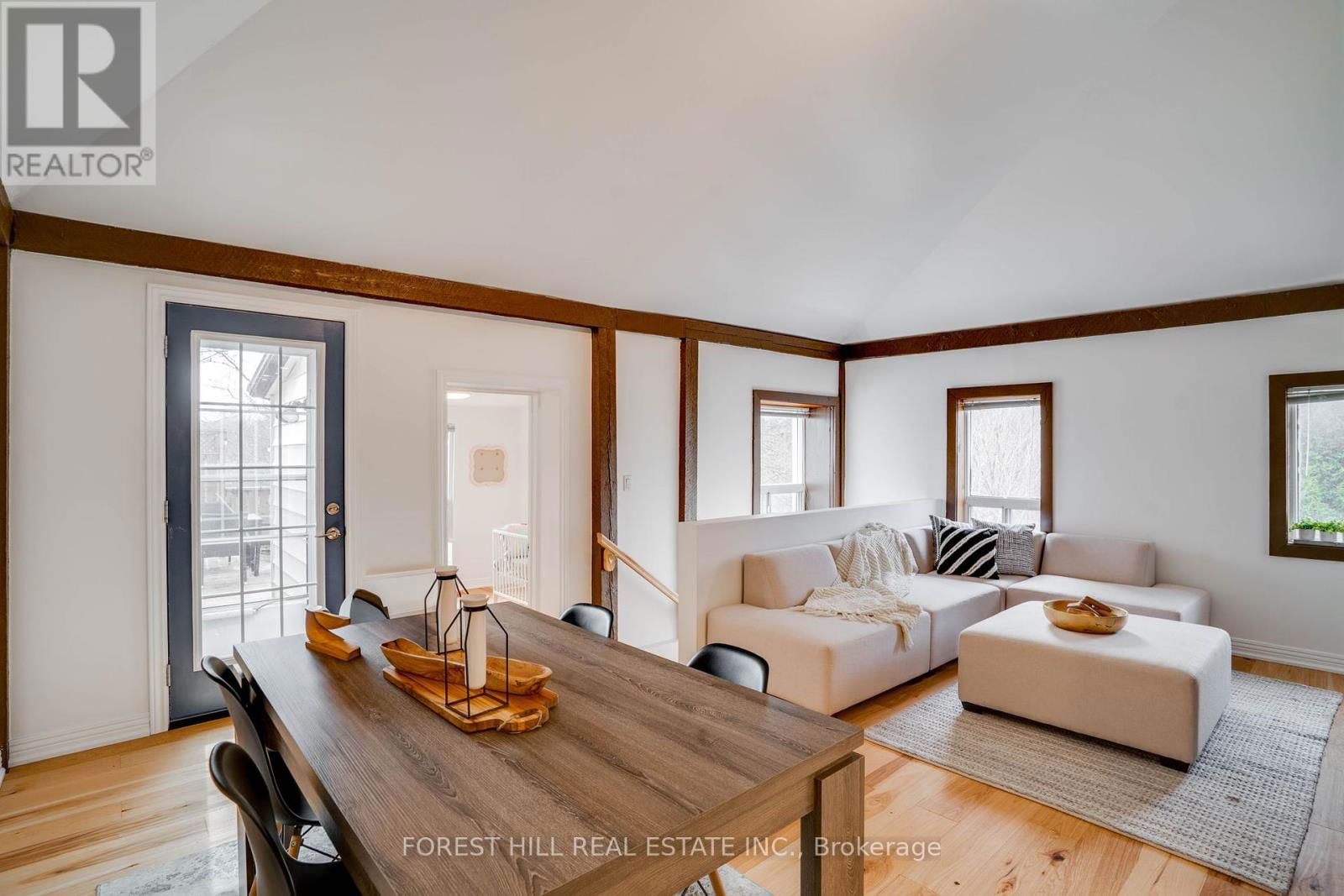 4053 OLD DUNDAS STREET Image 15