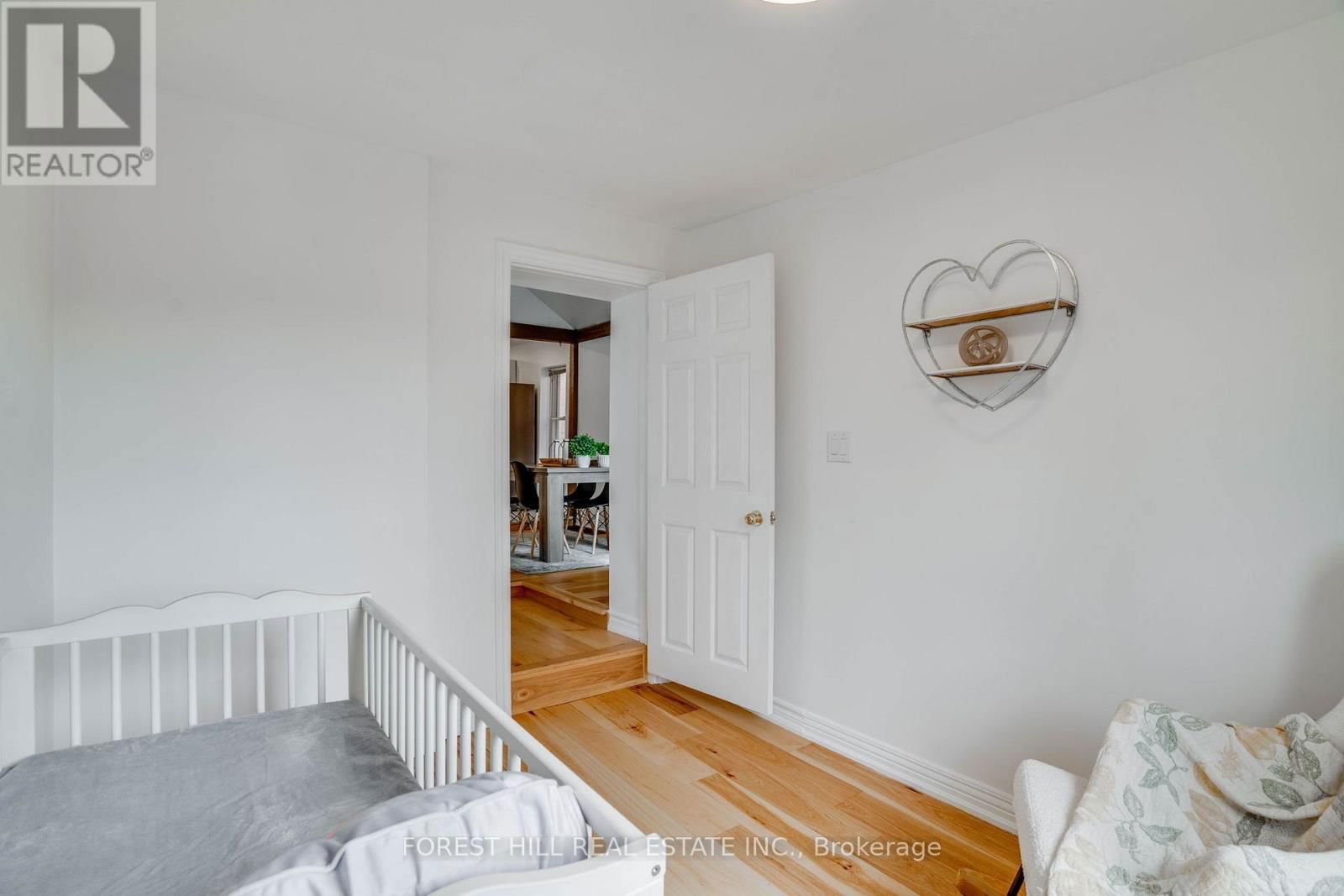 4053 OLD DUNDAS STREET Image 25