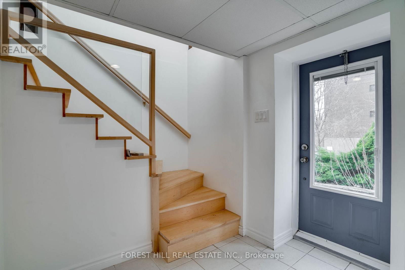 4053 OLD DUNDAS STREET Image 28
