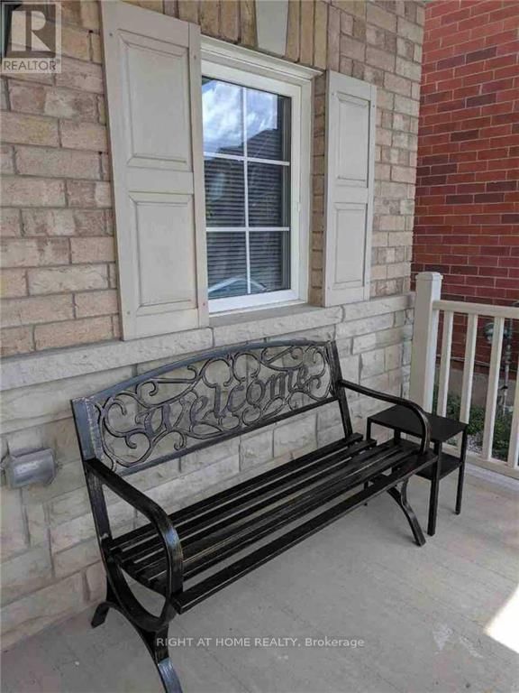 933 ASLETON BOULEVARD Image 12