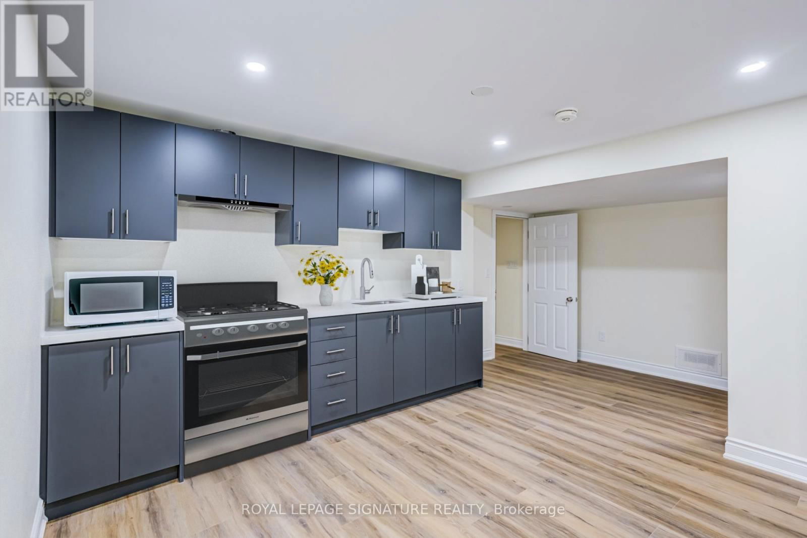854 YATES DRIVE Image 45