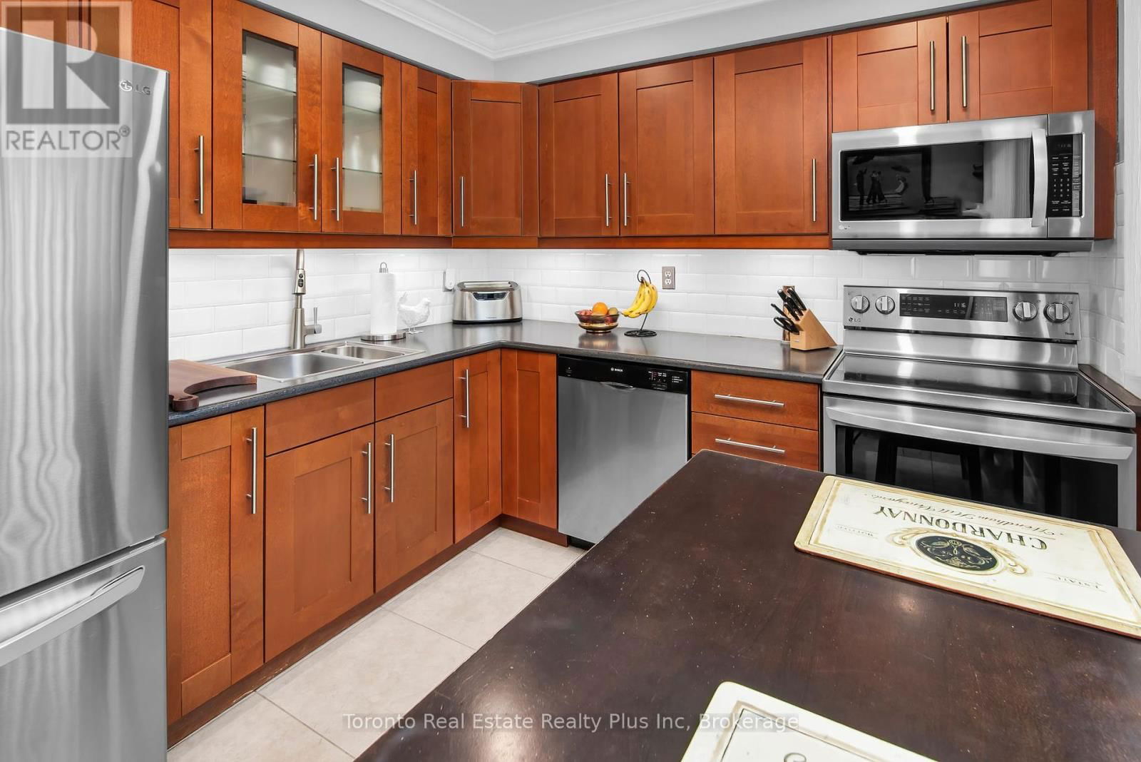 75 - 400 BLOOR STREET Image 20