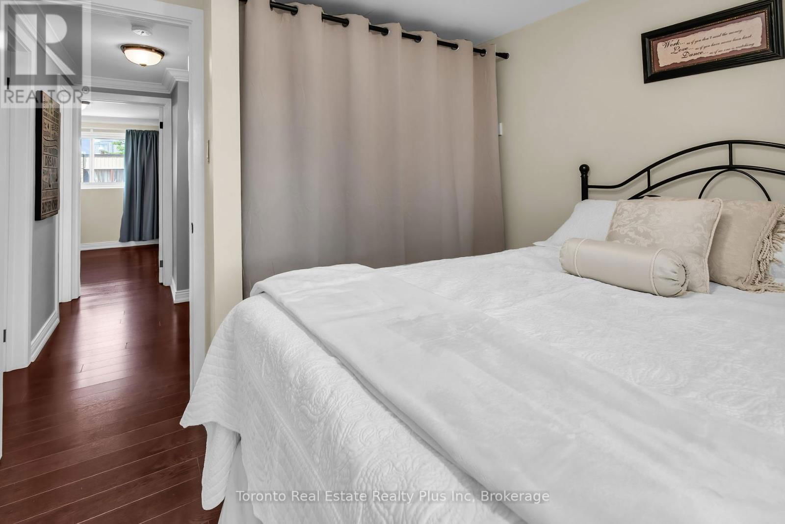 75 - 400 BLOOR STREET Image 34
