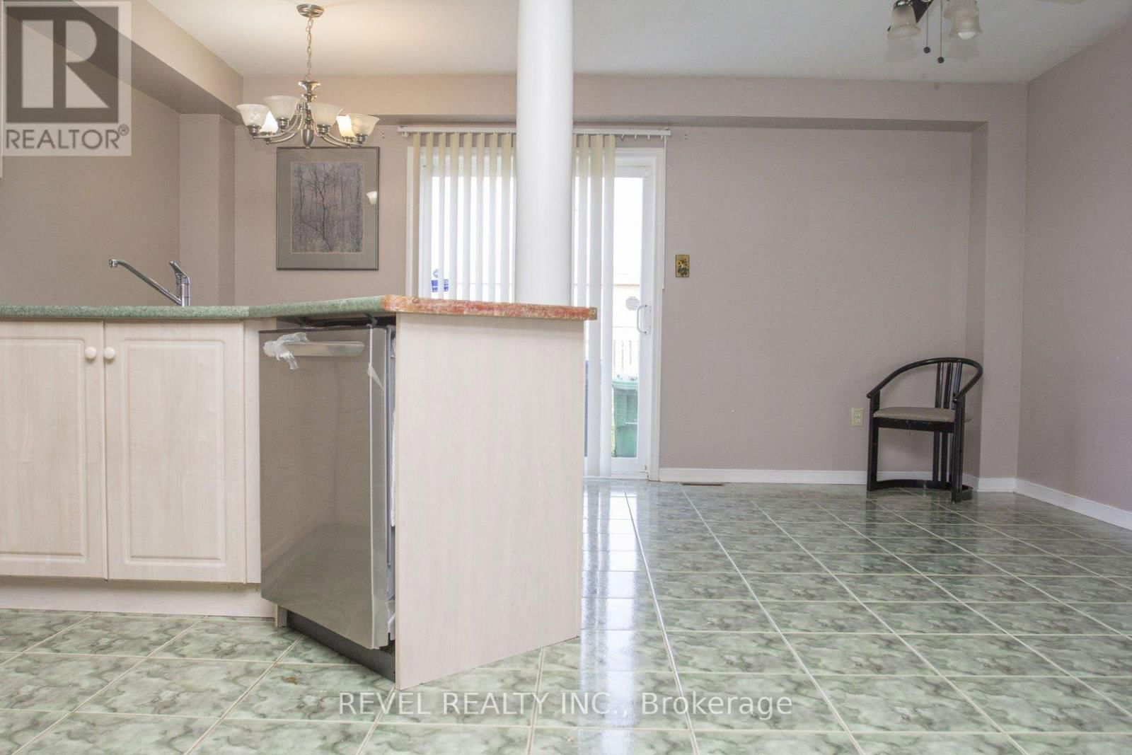 97 NATIVE LANDING Image 28