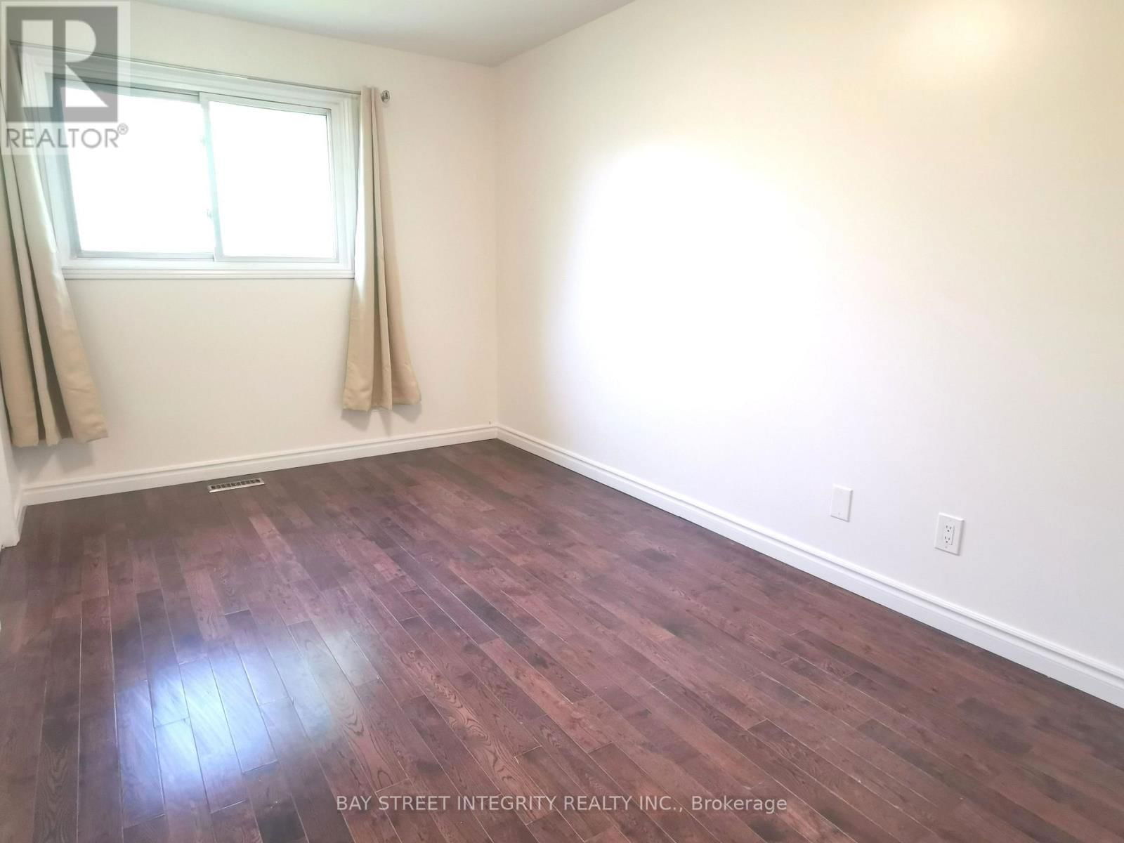 2101 MADDEN BOULEVARD Image 18