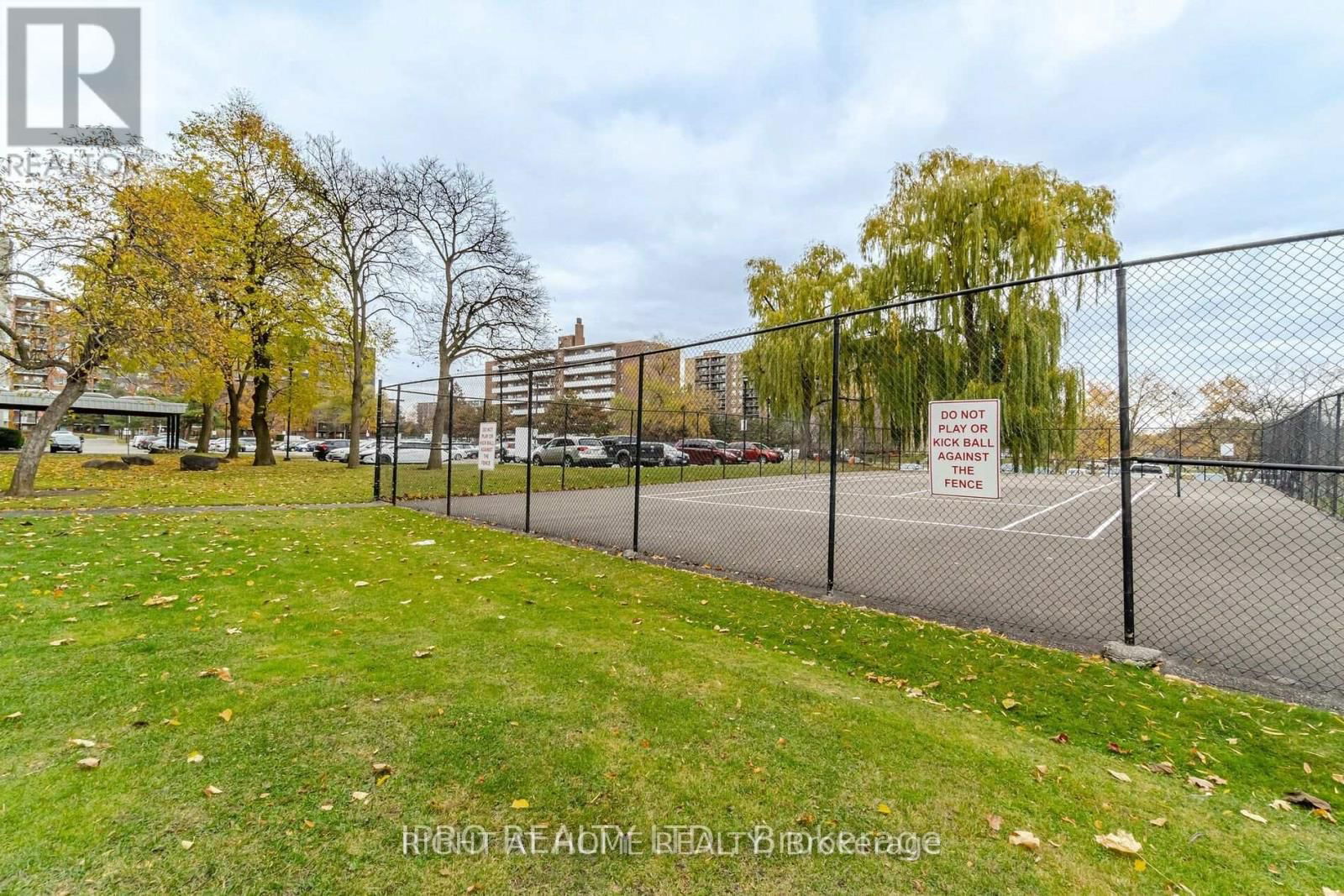 205 - 1660 BLOOR STREET Image 28