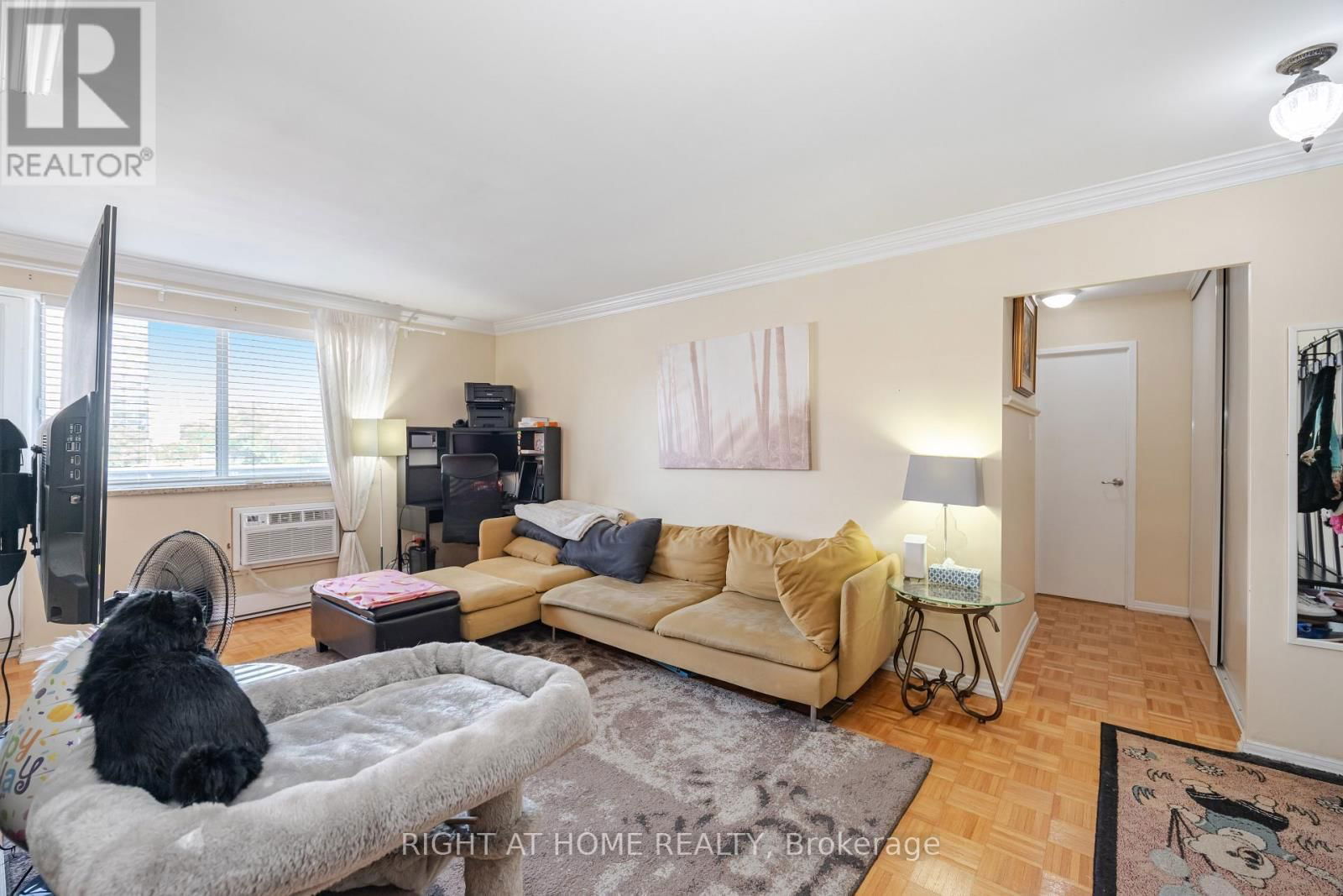 205 - 1660 BLOOR STREET Image 9