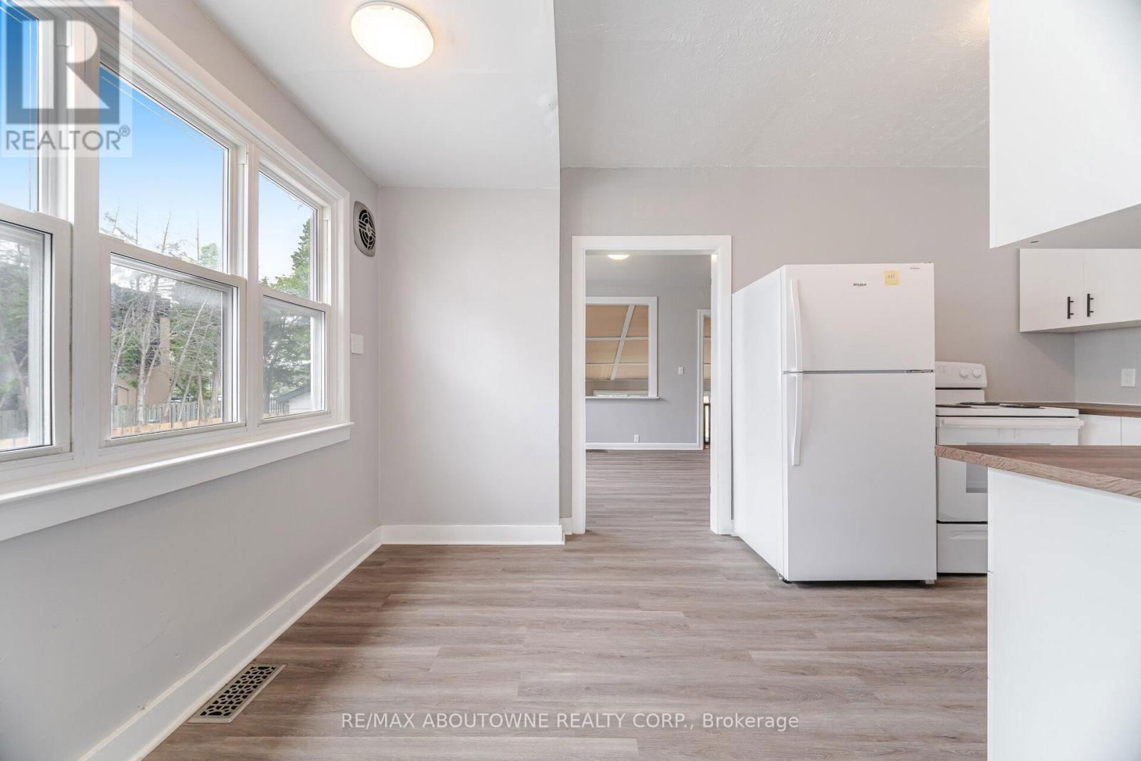 128 CROSS AVENUE Image 10