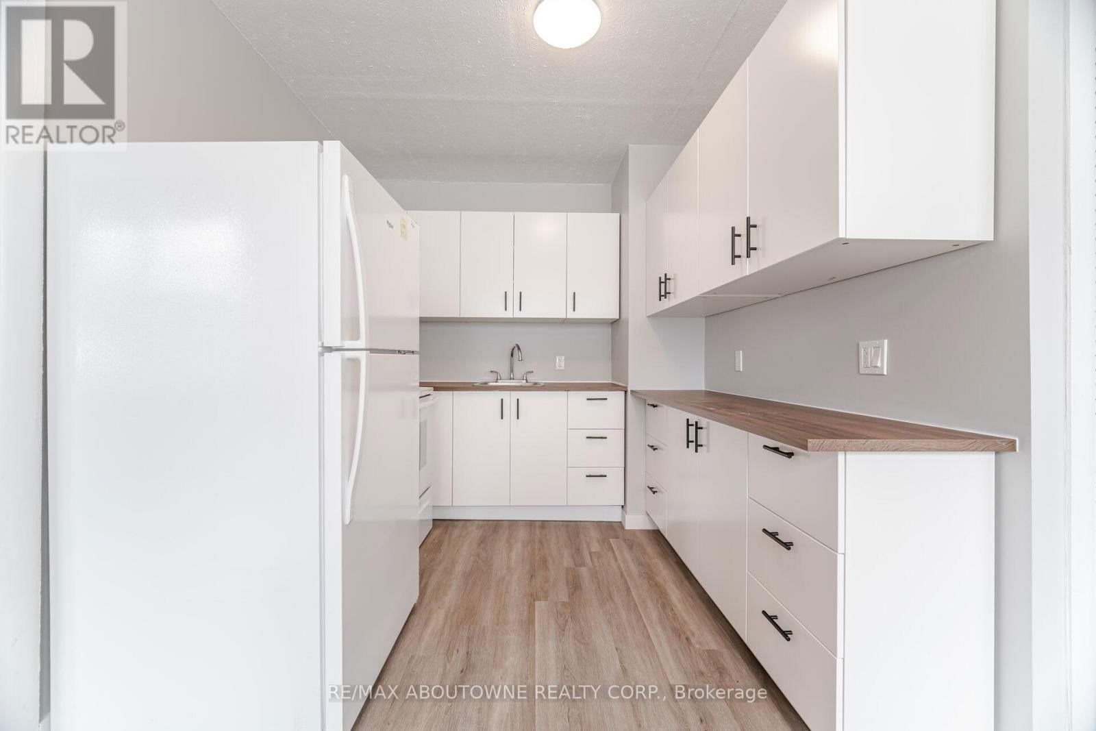 128 CROSS AVENUE Image 11