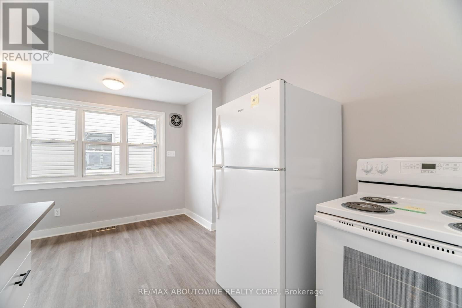 128 CROSS AVENUE Image 12