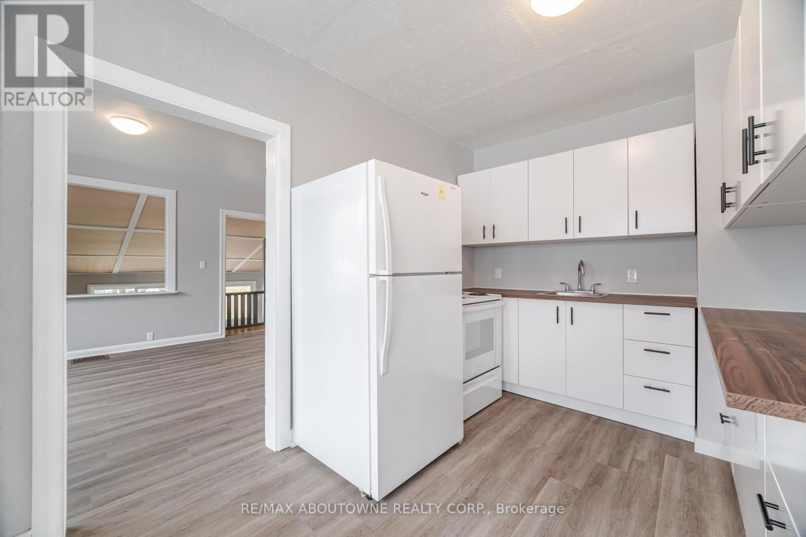 128 CROSS AVENUE Image 13
