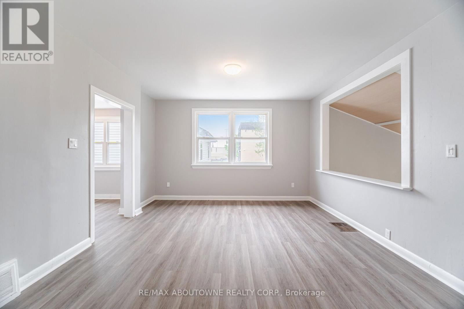 128 CROSS AVENUE Image 14