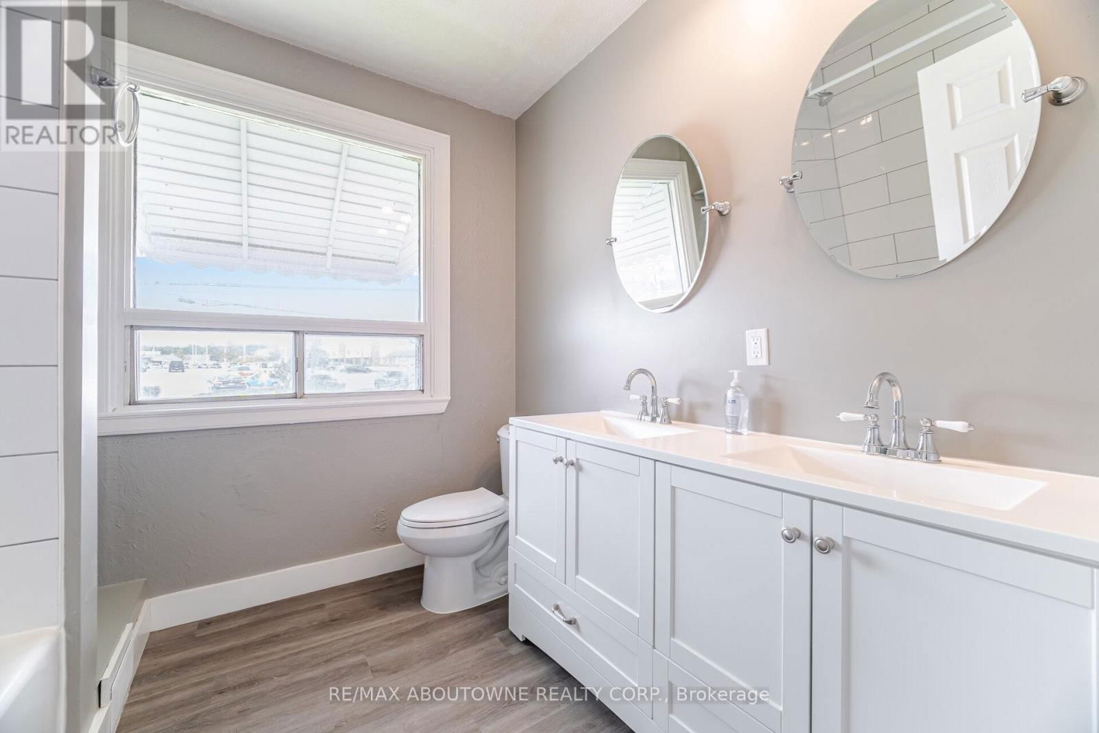 128 CROSS AVENUE Image 21