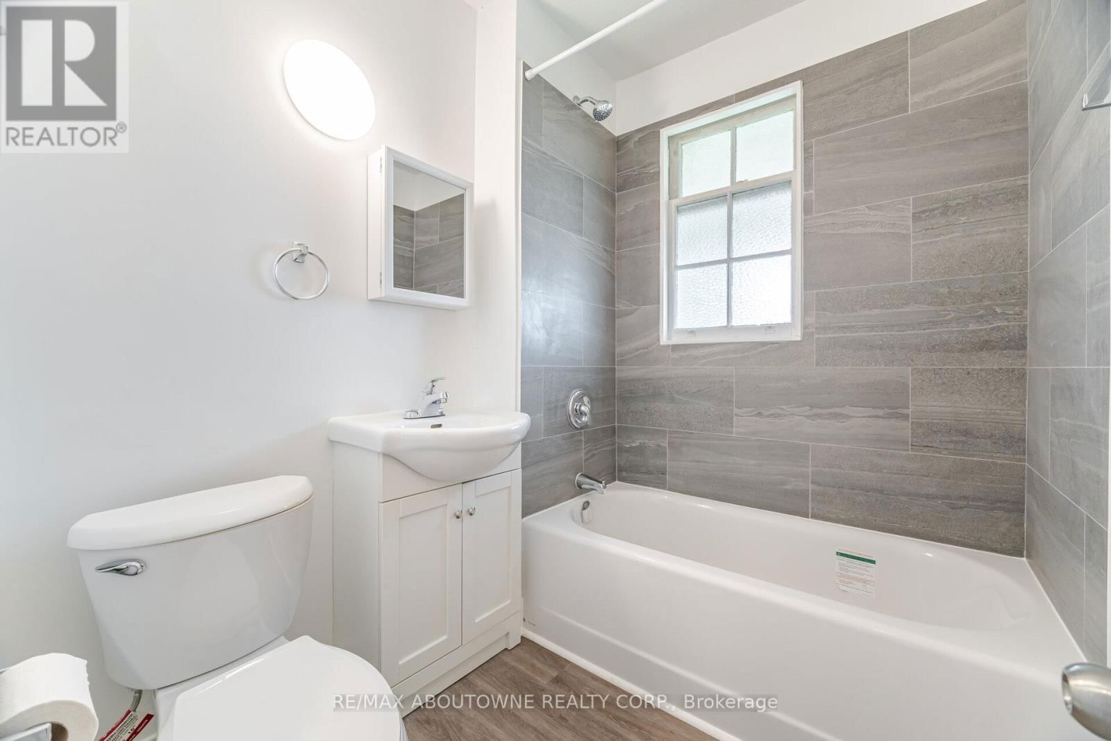 128 CROSS AVENUE Image 26