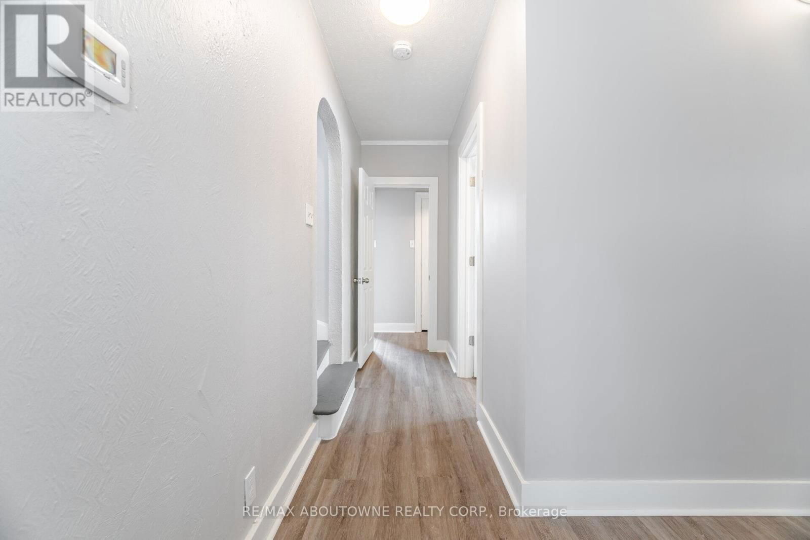 128 CROSS AVENUE Image 27