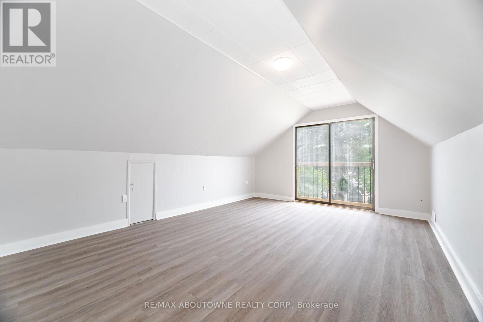 128 CROSS AVENUE Image 29