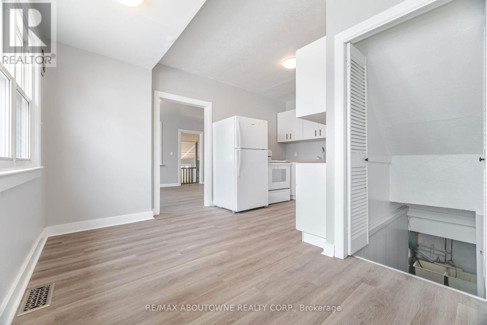 128 CROSS AVENUE Image 33