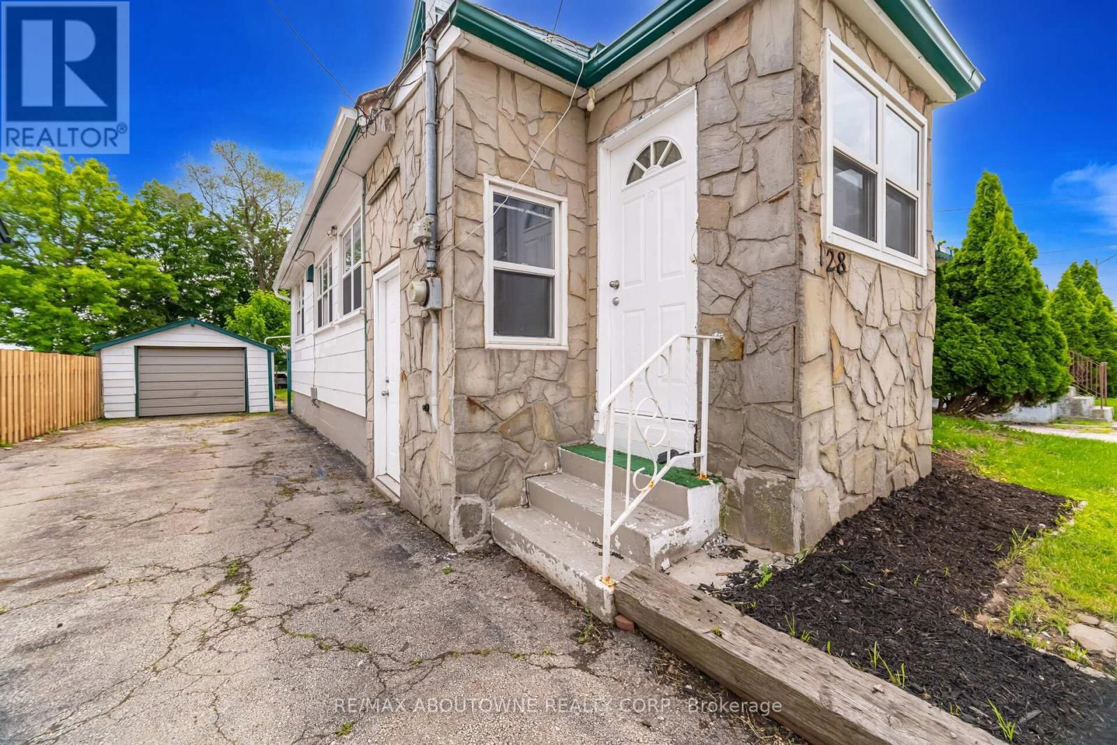 128 CROSS AVENUE Image 4