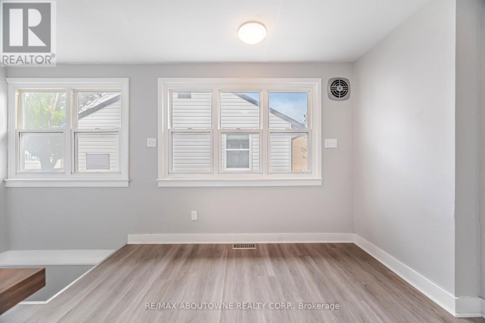 128 CROSS AVENUE Image 9