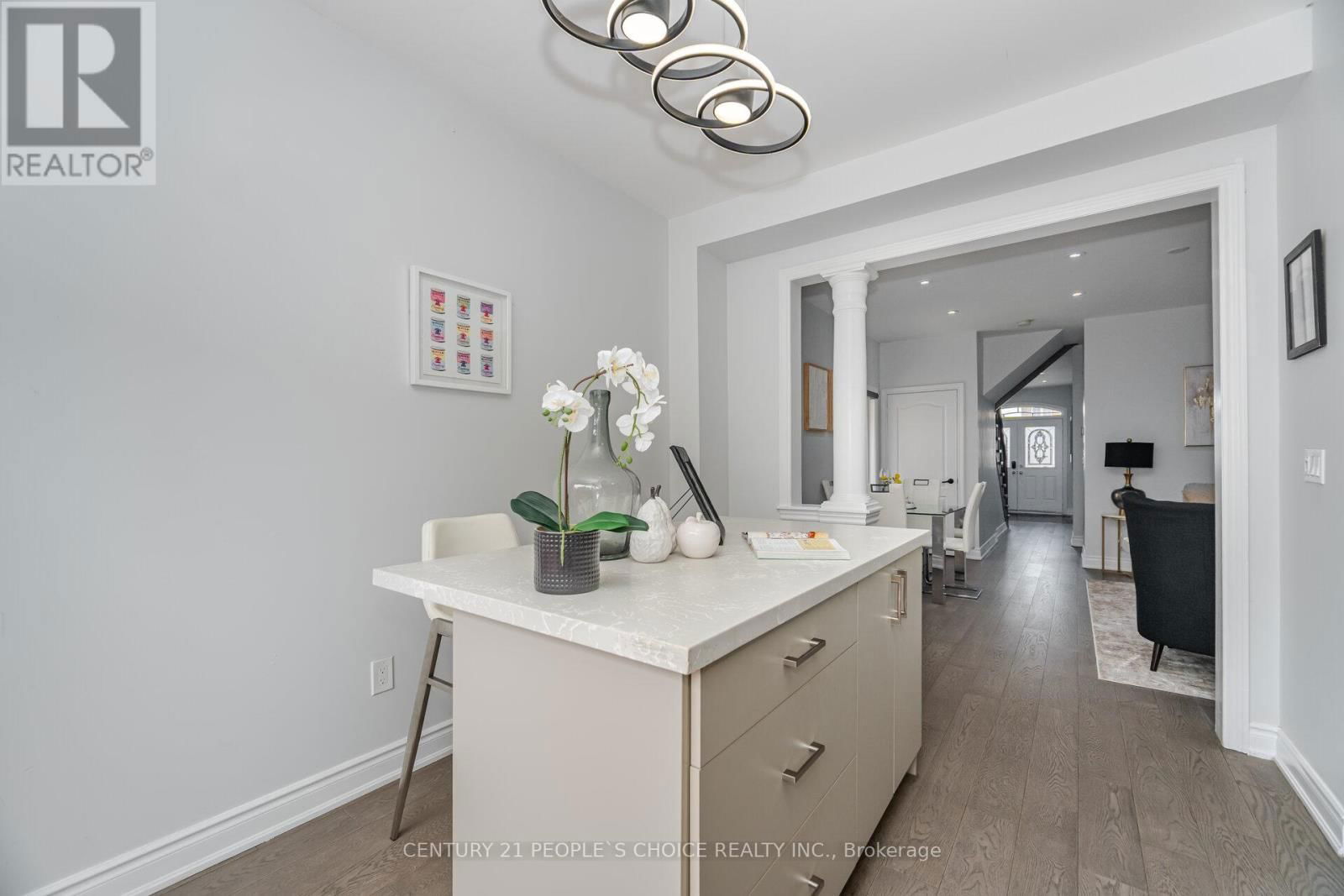 72 CRYSTALVIEW CRESCENT Image 18