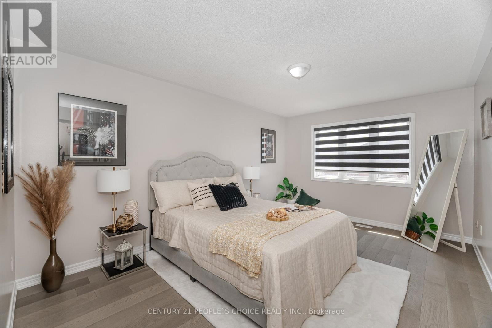72 CRYSTALVIEW CRESCENT Image 23