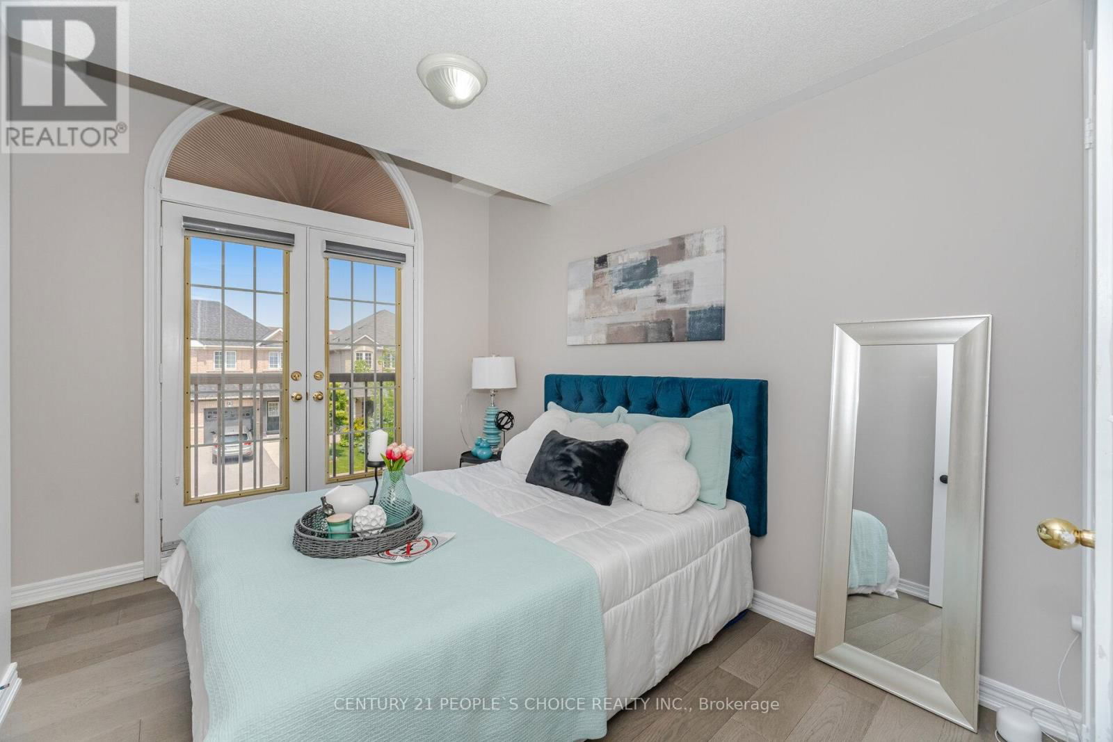 72 CRYSTALVIEW CRESCENT Image 27