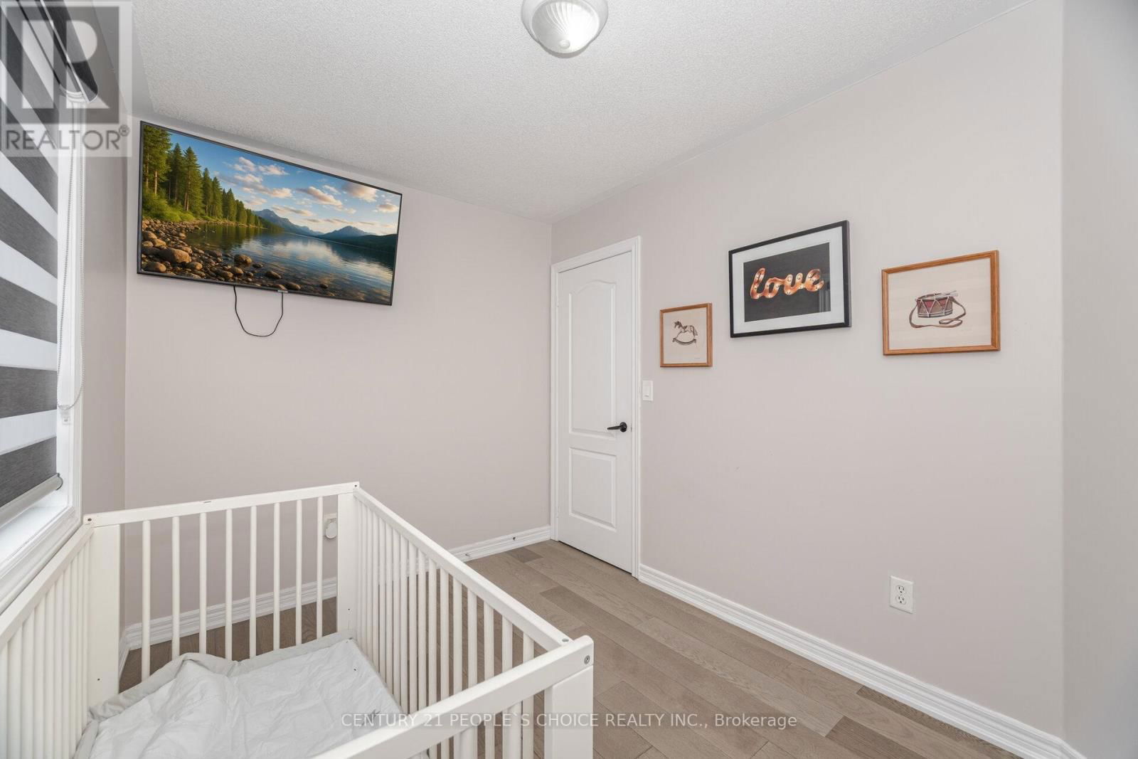 72 CRYSTALVIEW CRESCENT Image 29