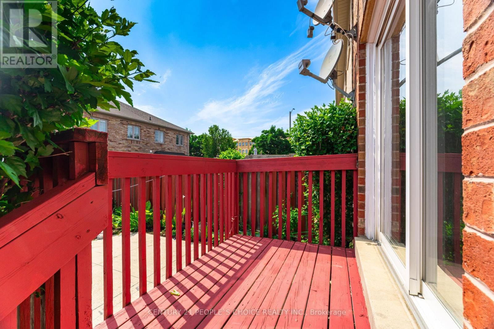 72 CRYSTALVIEW CRESCENT Image 36