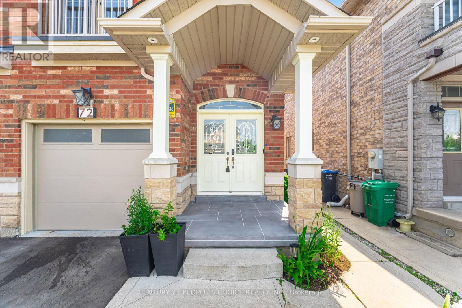 72 CRYSTALVIEW CRESCENT Image 4