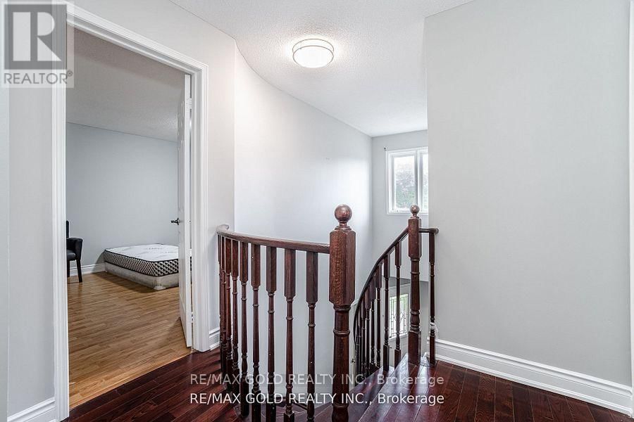 42 BRAEMORE ROAD Image 16