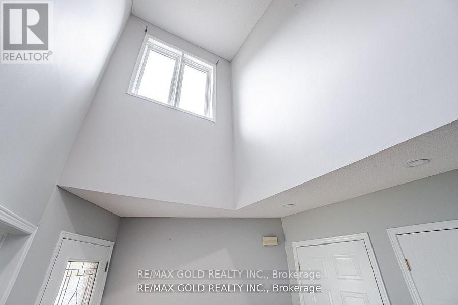 42 BRAEMORE ROAD Image 17