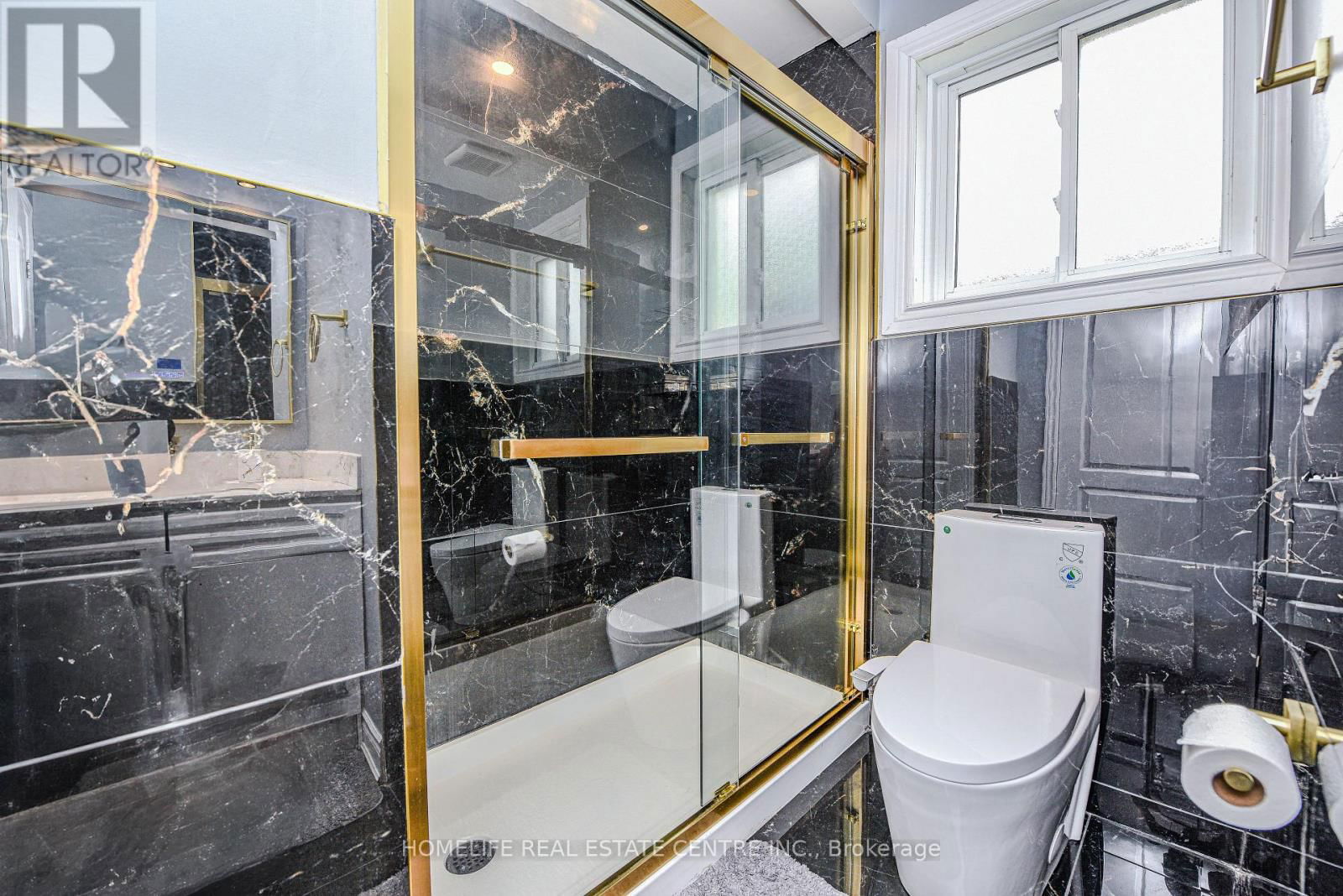 16 GORDON DRIVE Image 31