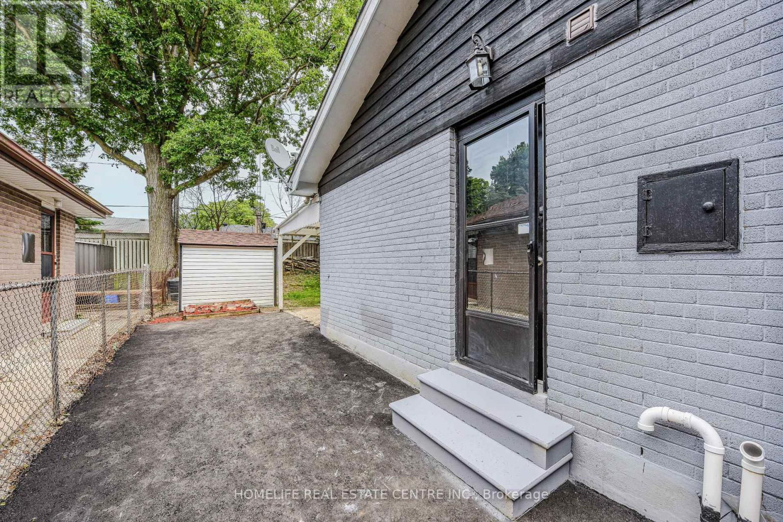 16 GORDON DRIVE Image 32