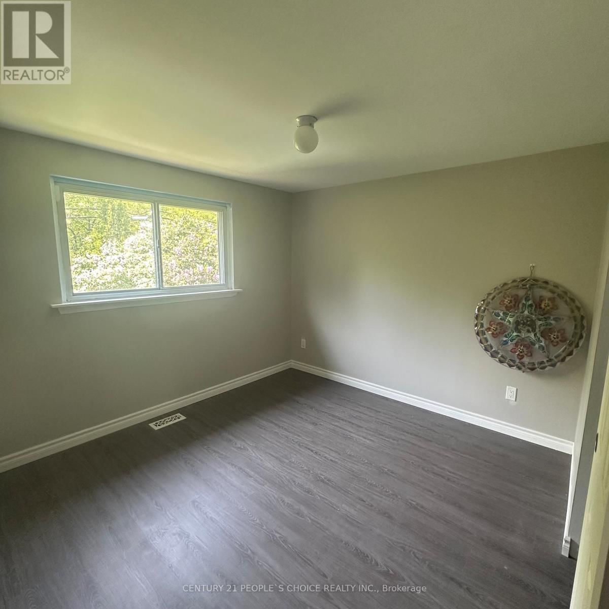 Unit 2 - 199 AVONDALE BOULEVARD Image 3