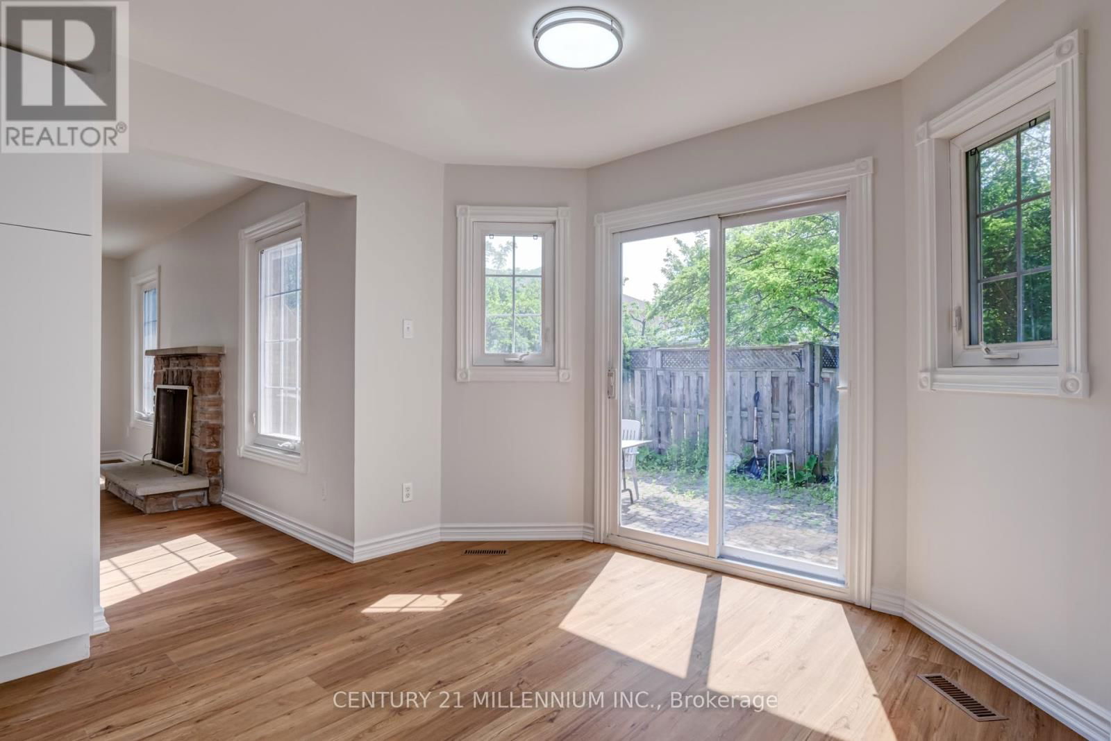 1572 CARTIER COURT Image 12