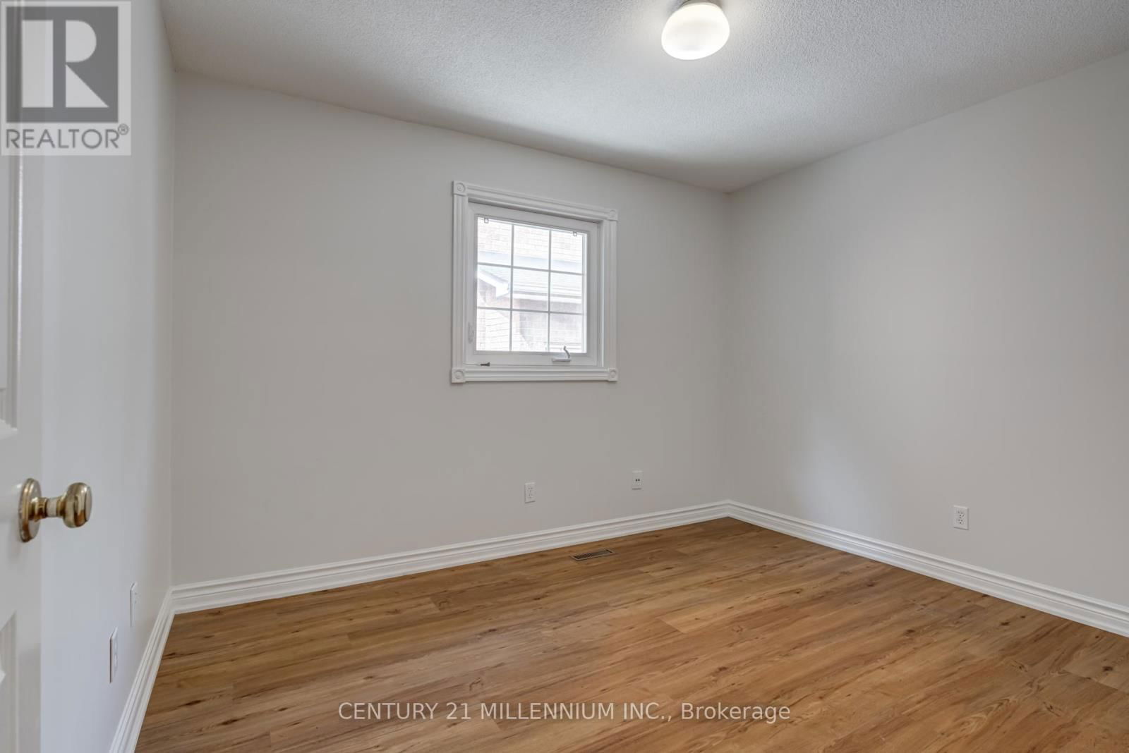 1572 CARTIER COURT Image 23