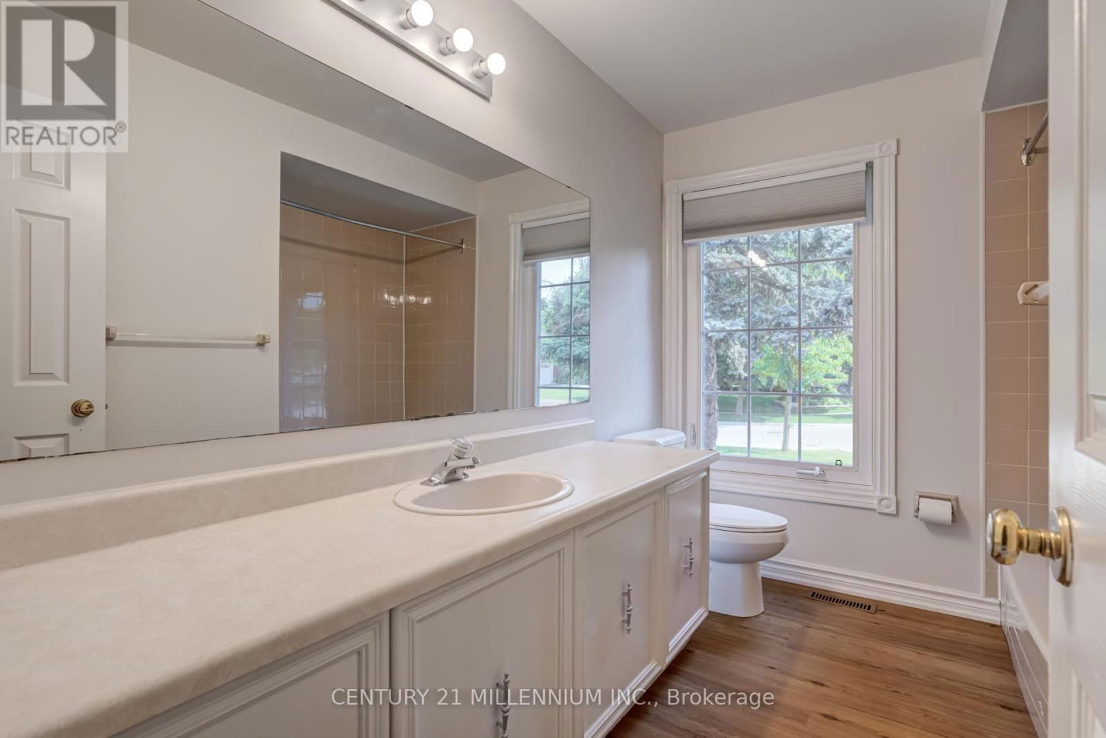 1572 CARTIER COURT Image 25