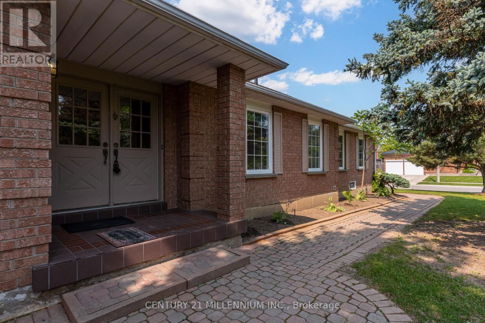 1572 CARTIER COURT Image 3